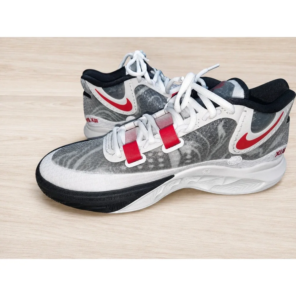 Nike Kyrie 8 Basketball Shoes White Red Black DJ6017-100 Men's Size 9.5